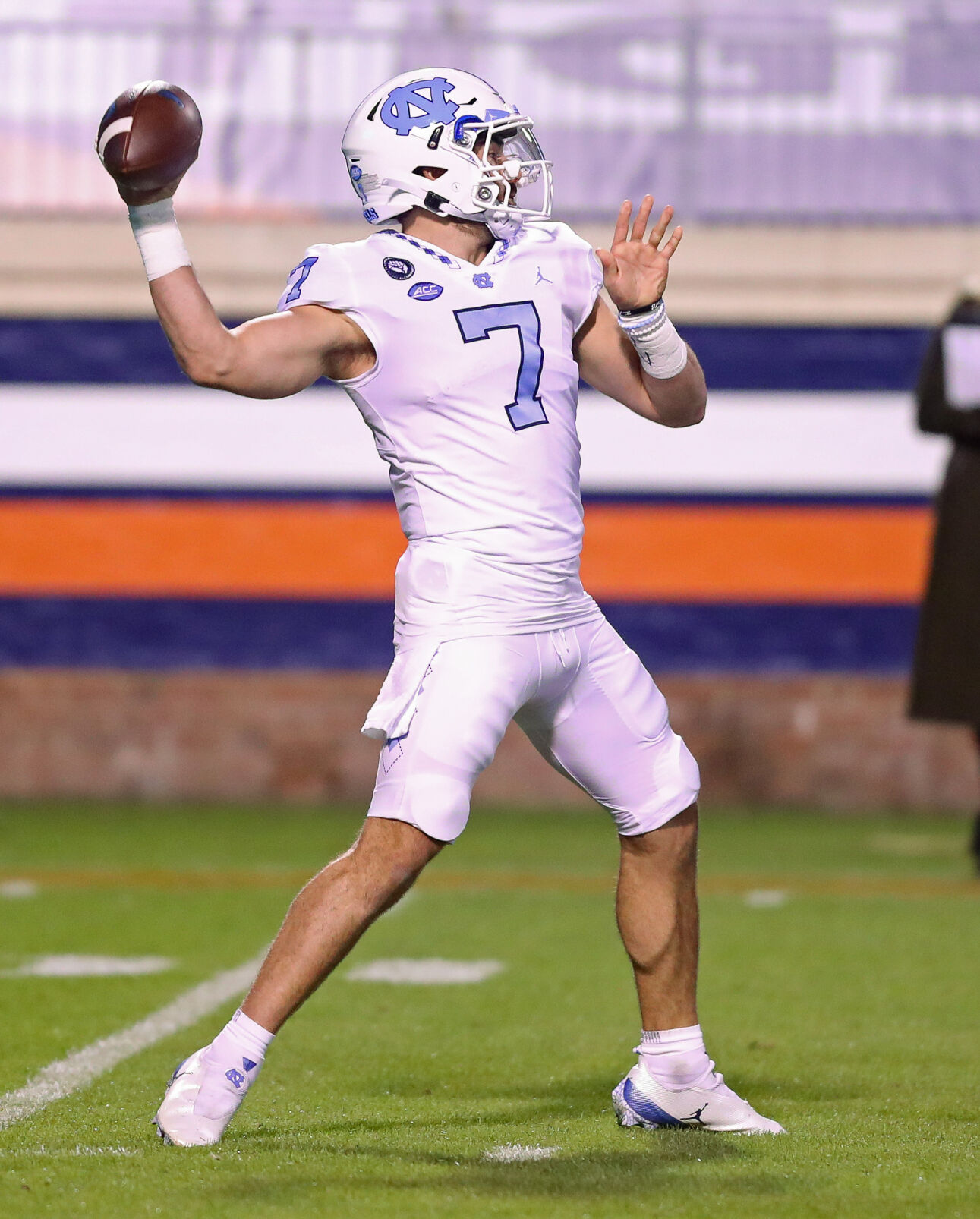 103120-cdp-sports-uva-unc547.JPG